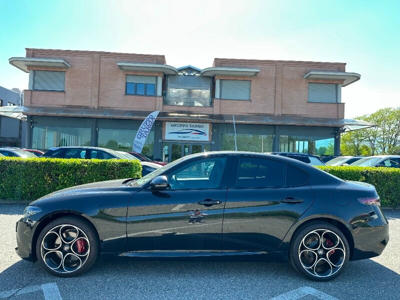 ALFA ROMEO Giulia (2016)