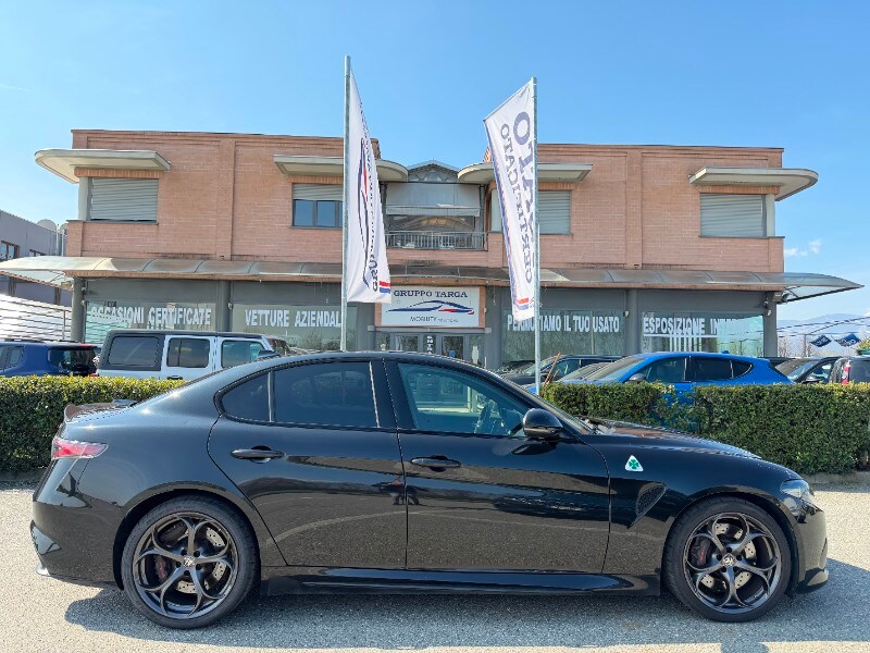 ALFA ROMEO Giulia (2016)