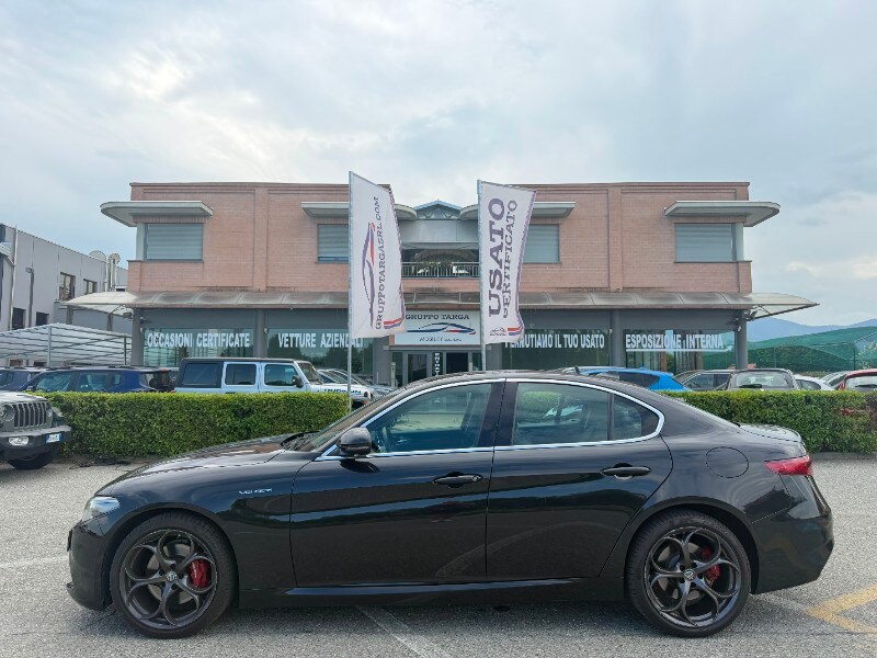 ALFA ROMEO Giulia (2016)
