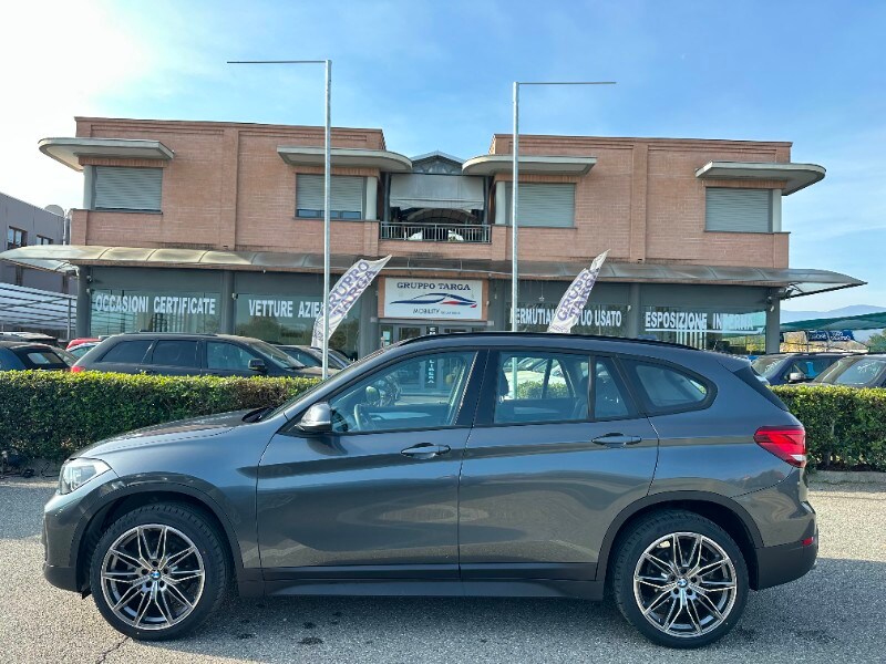 BMW X1            (F48)