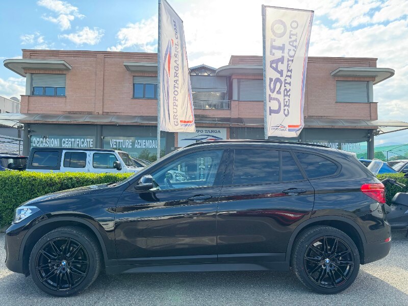 BMW X1            (F48)