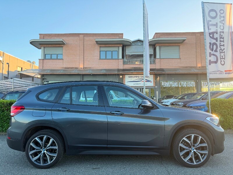 BMW X1            (F48)