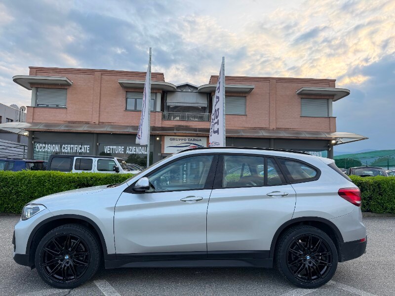 BMW X1            (F48)