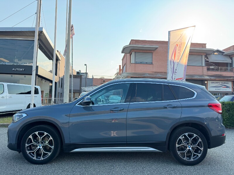 BMW X1            (F48)