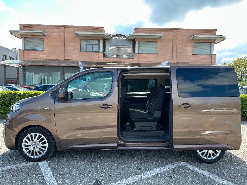 PEUGEOT Traveller